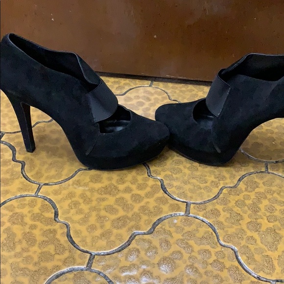 Shoes - Picture 4 of 4